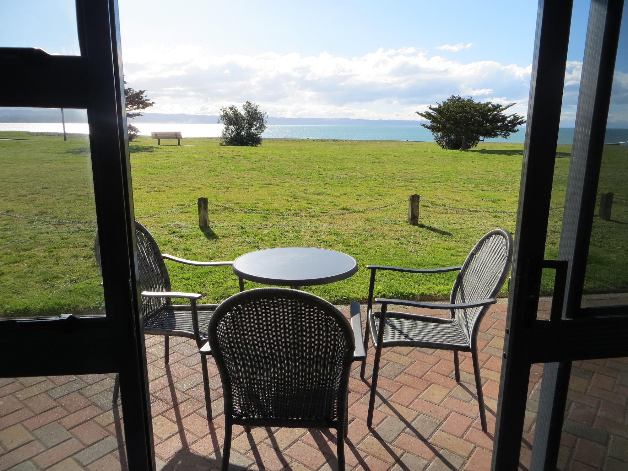 Harbour View Motel On Ahuriri Beach In Napier Nz With Sea View Suites Bagian luar foto