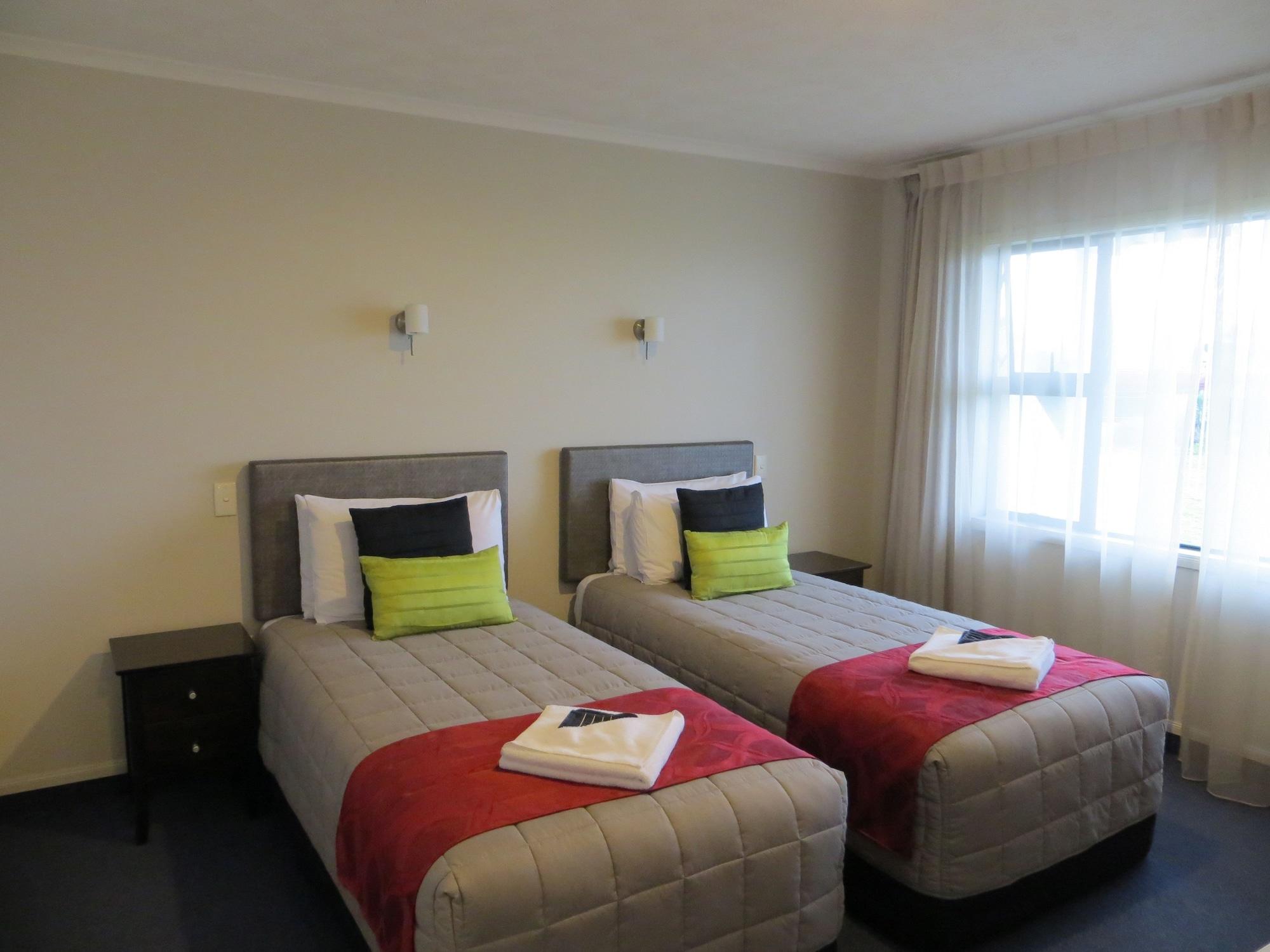 Harbour View Motel On Ahuriri Beach In Napier Nz With Sea View Suites Bagian luar foto