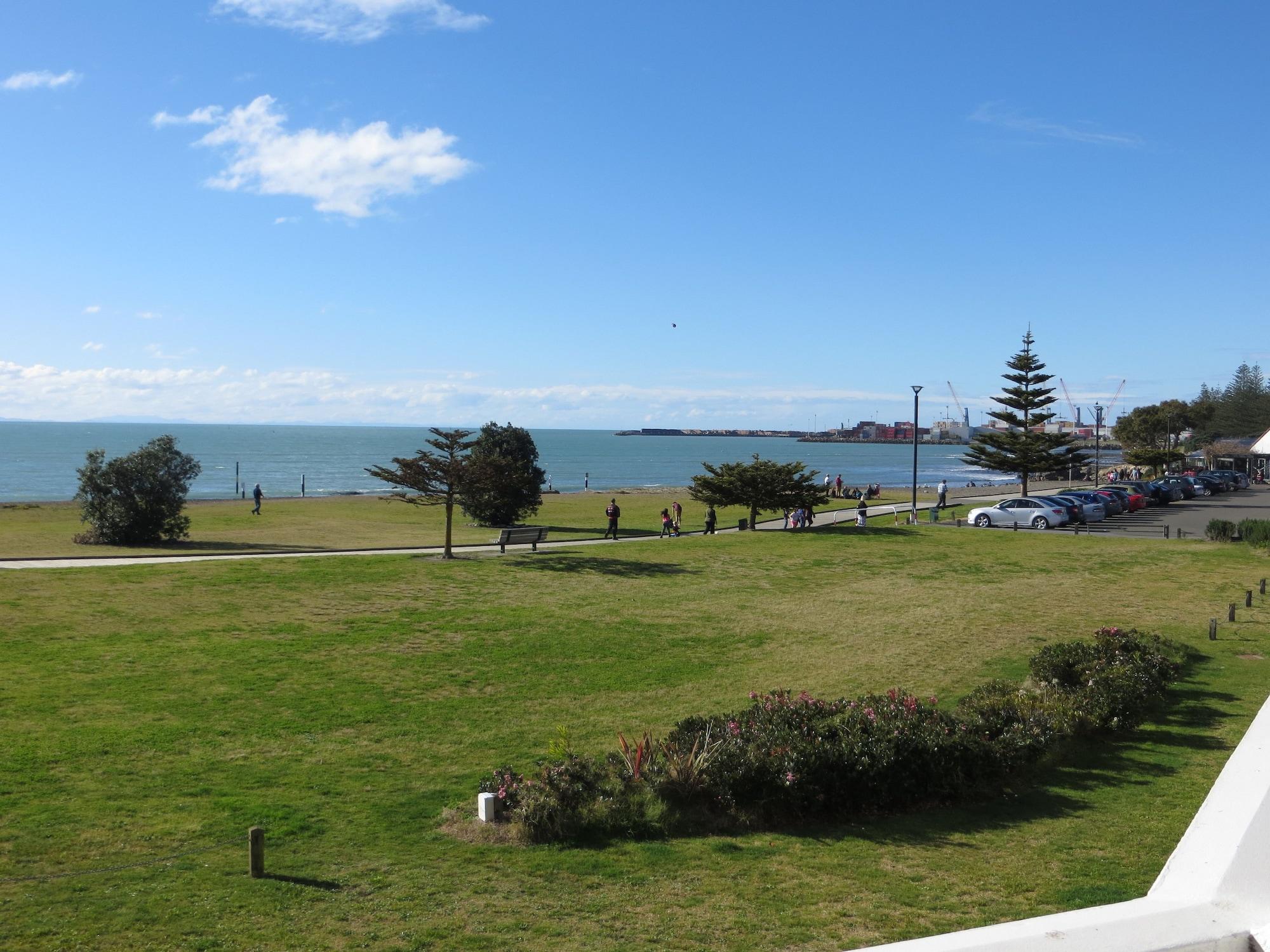 Harbour View Motel On Ahuriri Beach In Napier Nz With Sea View Suites Bagian luar foto