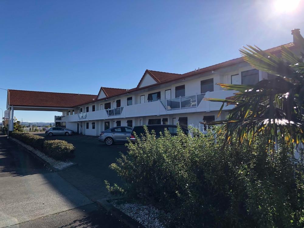 Harbour View Motel On Ahuriri Beach In Napier Nz With Sea View Suites Bagian luar foto