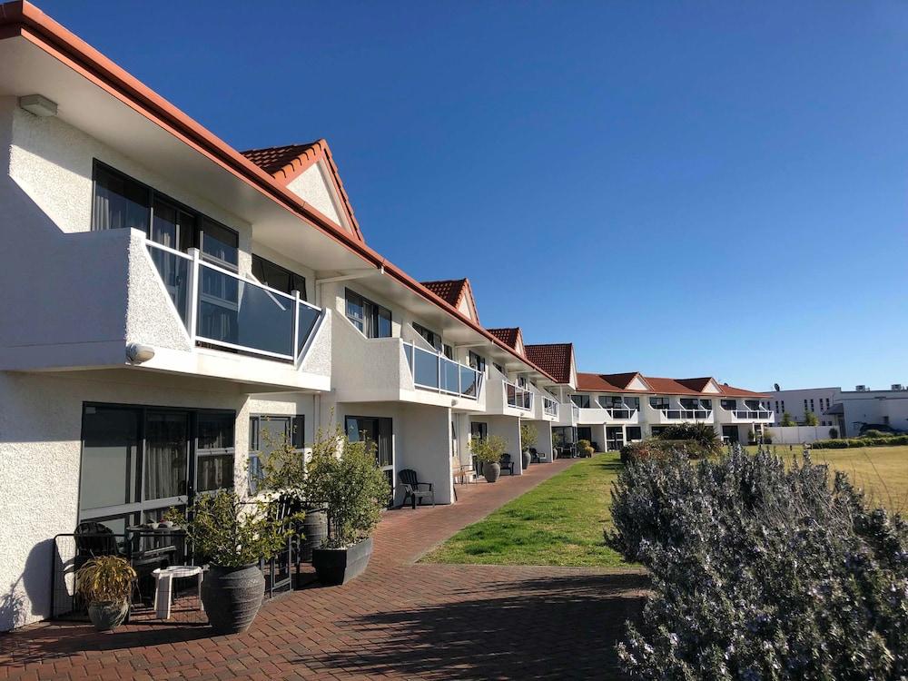 Harbour View Motel On Ahuriri Beach In Napier Nz With Sea View Suites Bagian luar foto