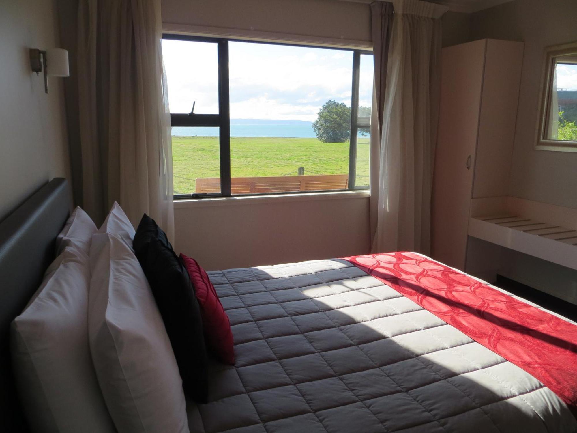 Harbour View Motel On Ahuriri Beach In Napier Nz With Sea View Suites Ruang foto