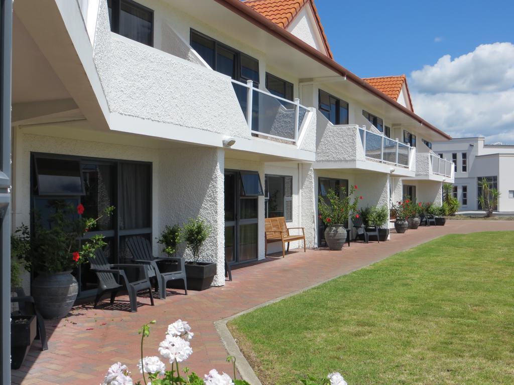 Harbour View Motel On Ahuriri Beach In Napier Nz With Sea View Suites Bagian luar foto