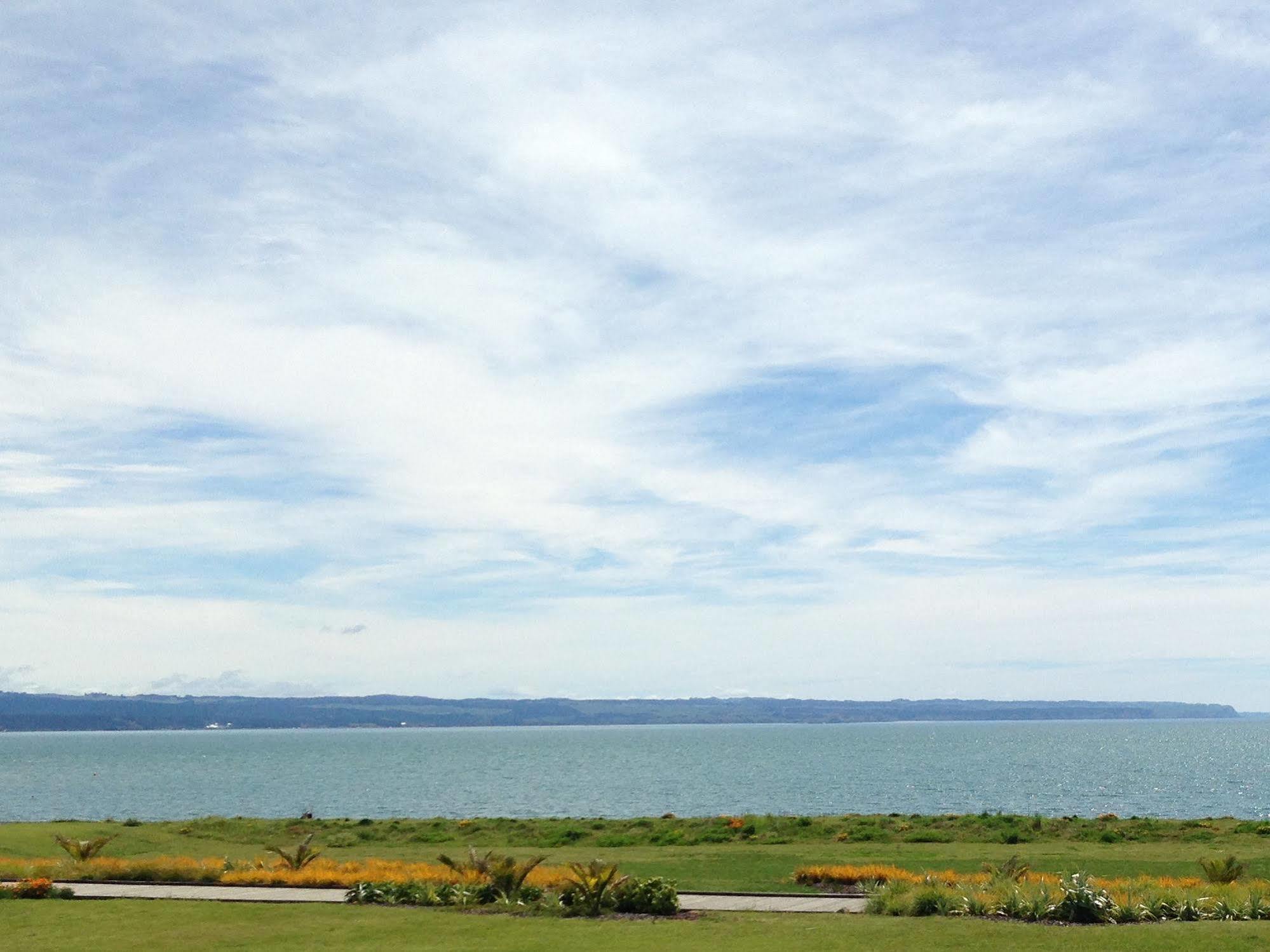 Harbour View Motel On Ahuriri Beach In Napier Nz With Sea View Suites Bagian luar foto